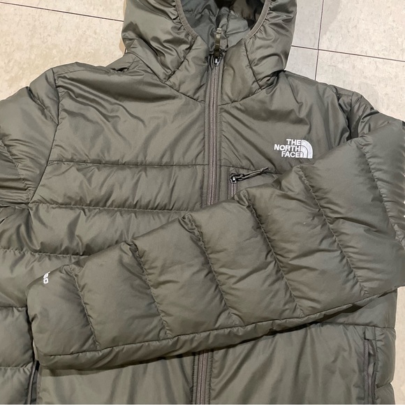 Mens The North Face Bubble Down Jacket In Green. Gently Used. Great Condition. - Picture 4 of 5